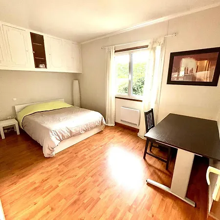 Casa de Férias Maison Familiale 3 Chambres, 3 Salle De Bain, Proche Rer A - Paris - *