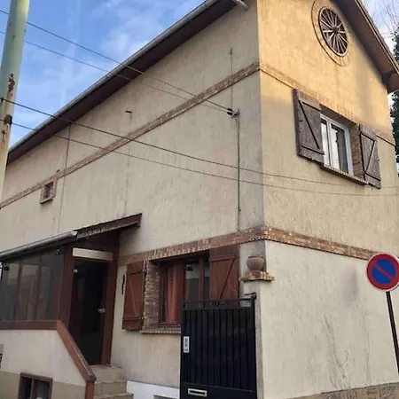 Maison Familiale 3 Chambres, 3 Salle De Bain, Proche Rer A - Paris - *