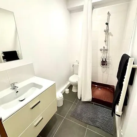 Casa de Férias Maison Familiale 3 Chambres, 3 Salle De Bain, Proche Rer A - Paris - *